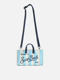 Bolso Phone micro de lona a rayas blancas y azules con logo en contraste