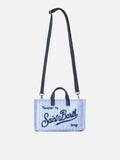 Bolso para teléfono móvil en lona con rayas blancas y azules y logo en contraste