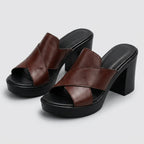 2x1 en sandalias de tacón elegantes.