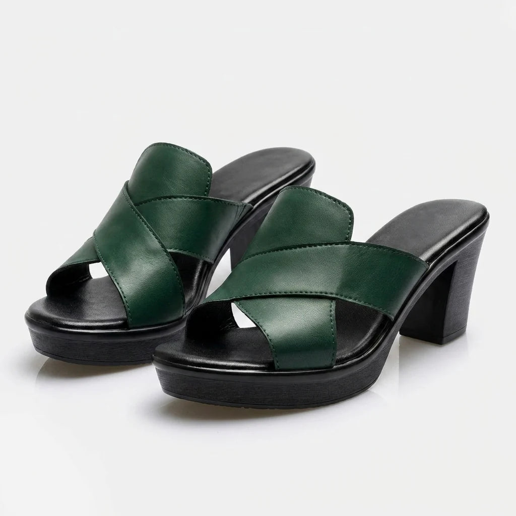 2x1 en sandalias de tacón elegantes.